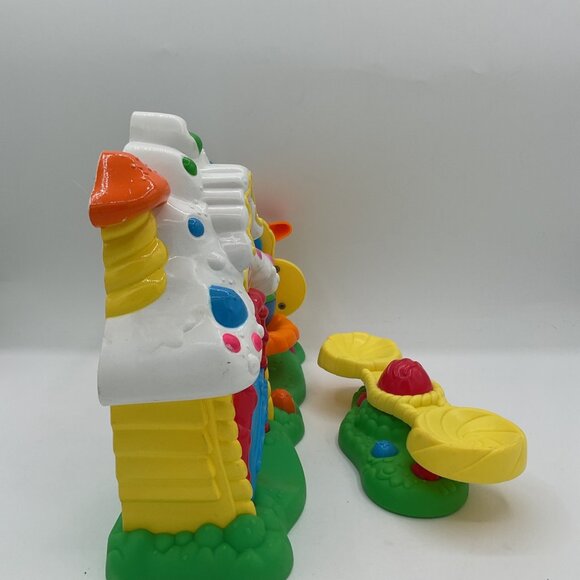 Playskool Weebles Hansel and Gretel Candy House with Hansel Figure - Picture 2 of 5